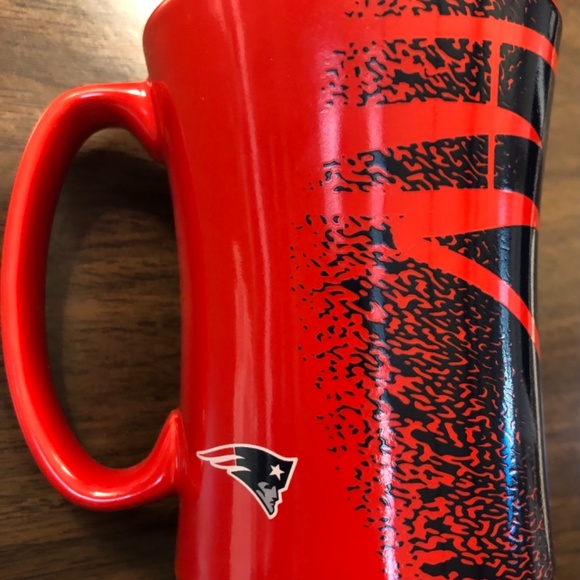 New England Patriots NFL Mocha Mug & Napkins - Picture 4 of 7
